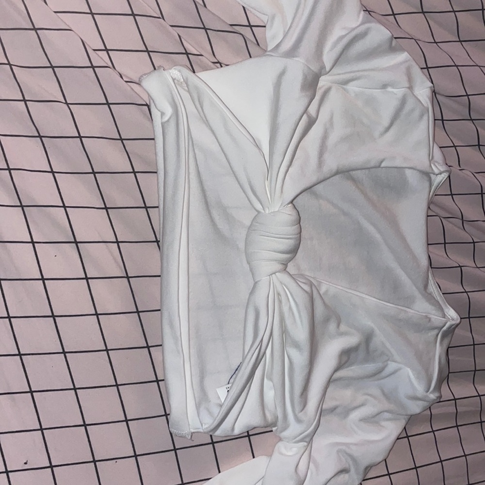 Brand new never worn white long sleeve crop top xs